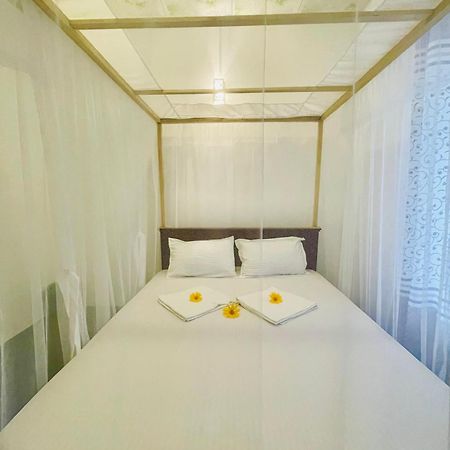 White Hill House Hiriketiya Hotel Диквела Екстериор снимка