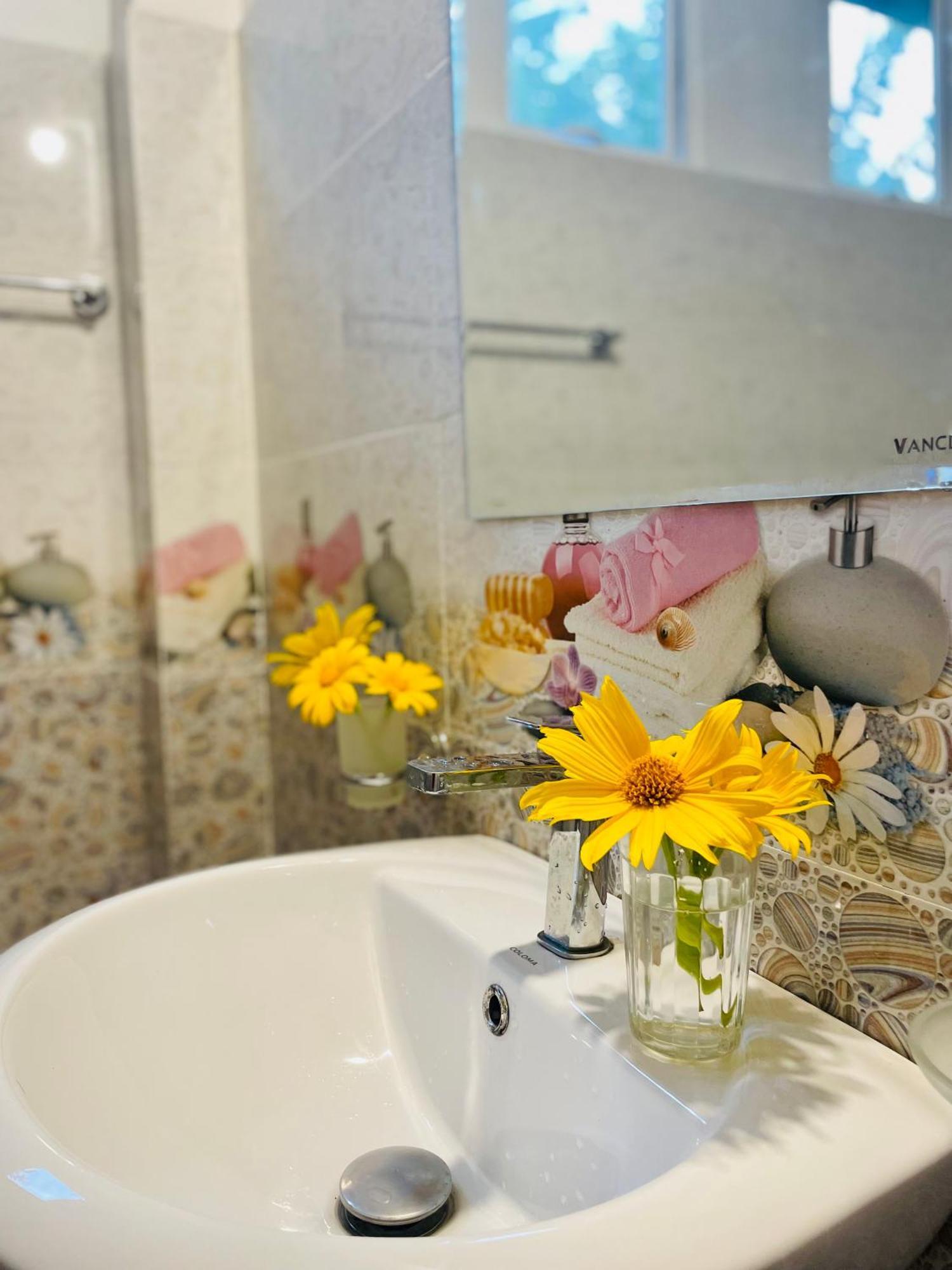 White Hill House Hiriketiya Hotel Диквела Екстериор снимка
