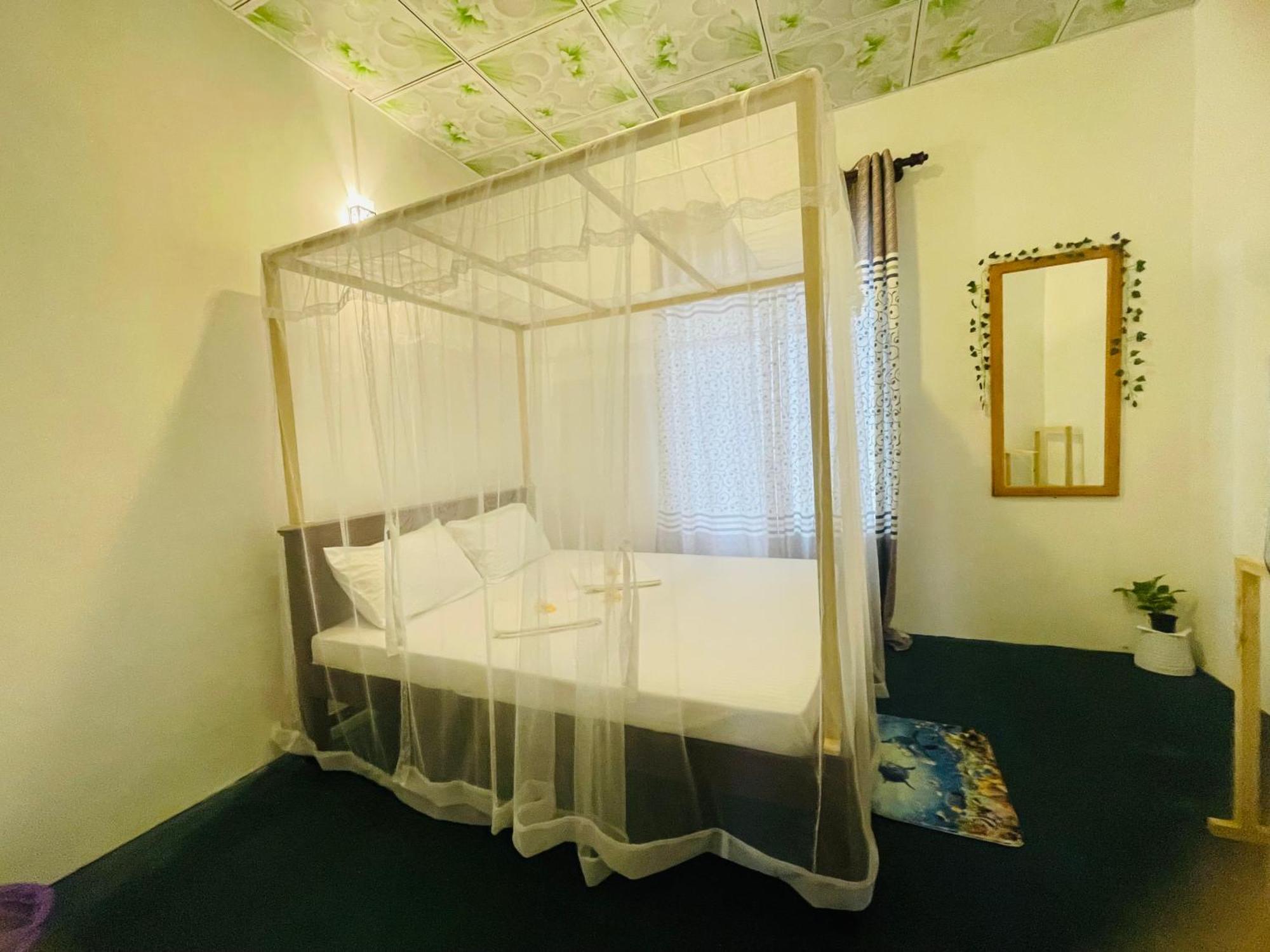 White Hill House Hiriketiya Hotel Диквела Екстериор снимка