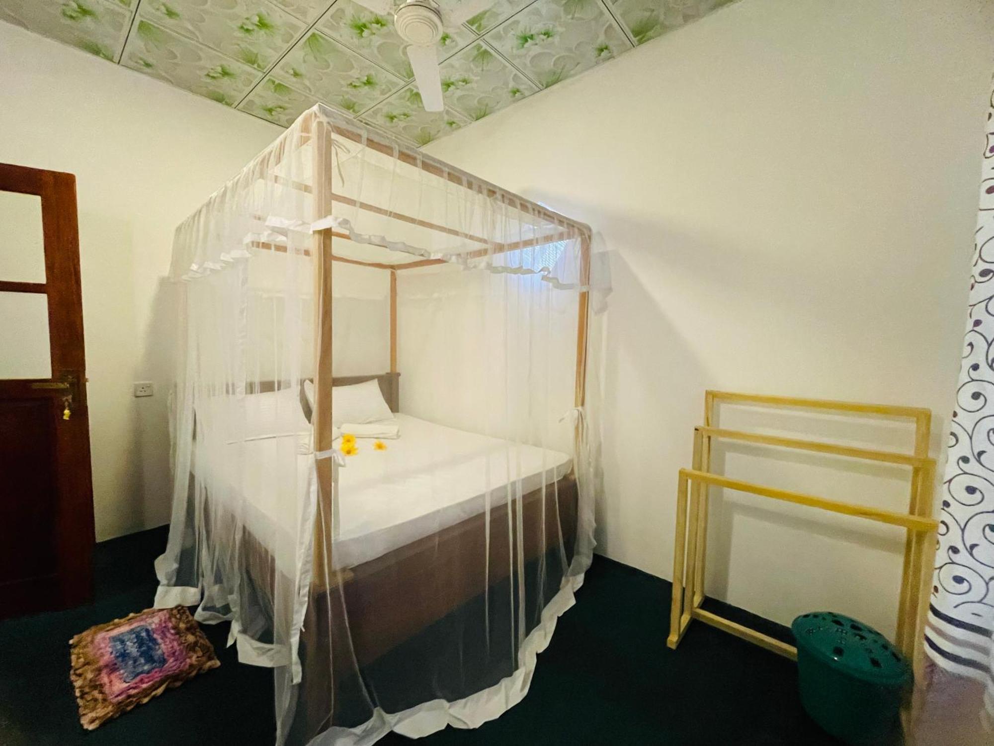 White Hill House Hiriketiya Hotel Диквела Екстериор снимка