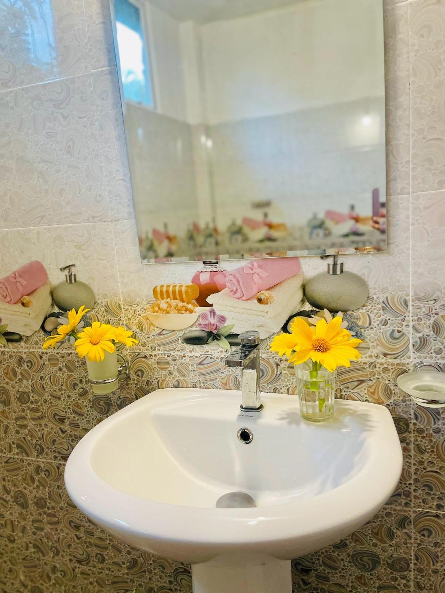 White Hill House Hiriketiya Hotel Диквела Екстериор снимка