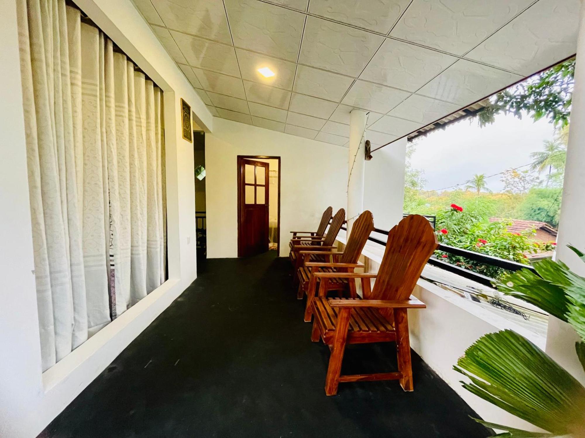 White Hill House Hiriketiya Hotel Диквела Екстериор снимка
