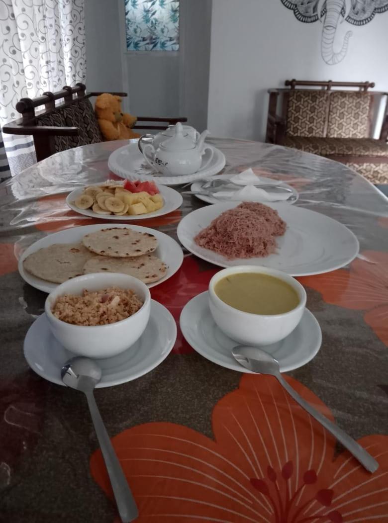 White Hill House Hiriketiya Hotel Диквела Екстериор снимка