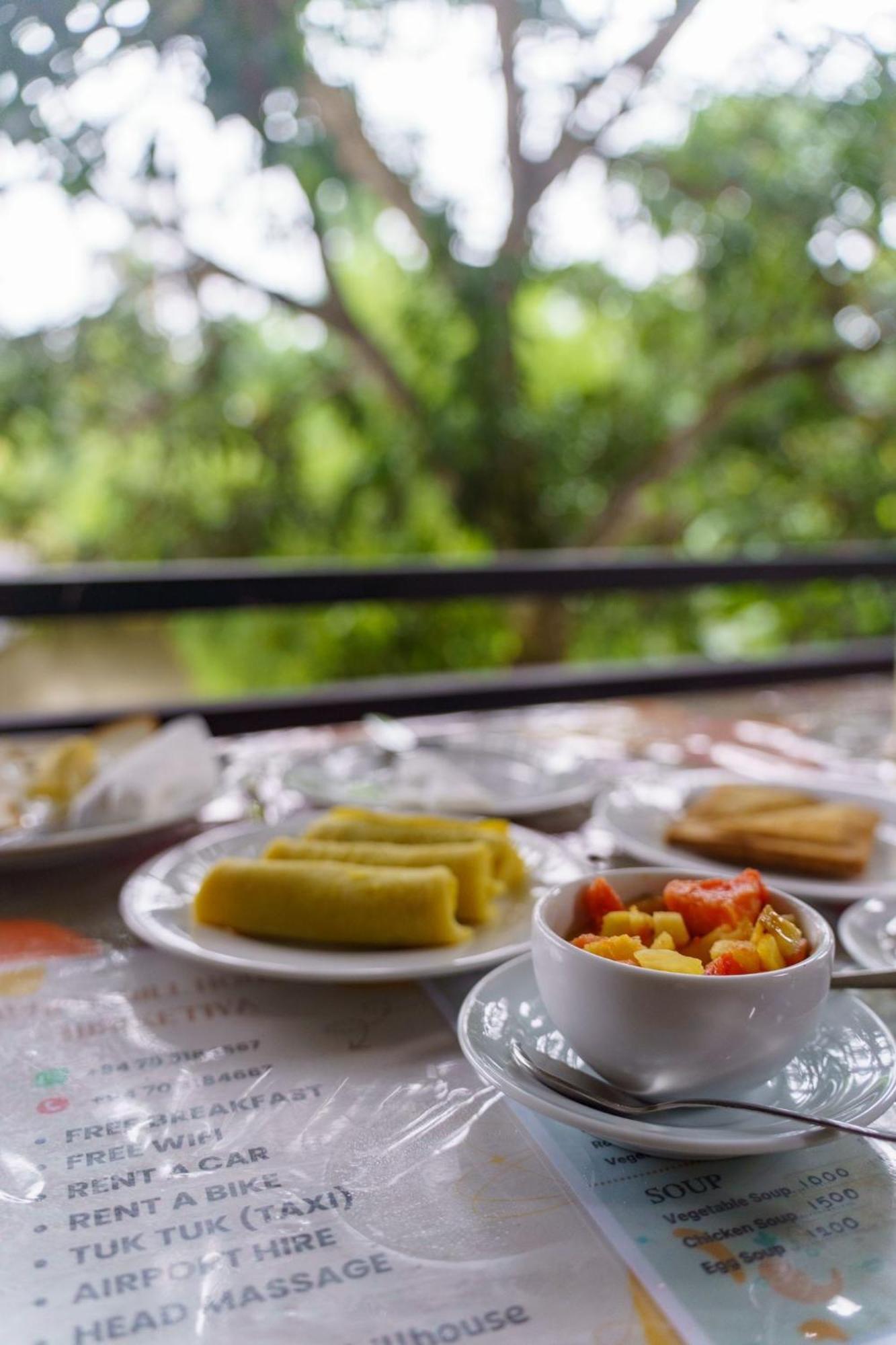 White Hill House Hiriketiya Hotel Диквела Екстериор снимка