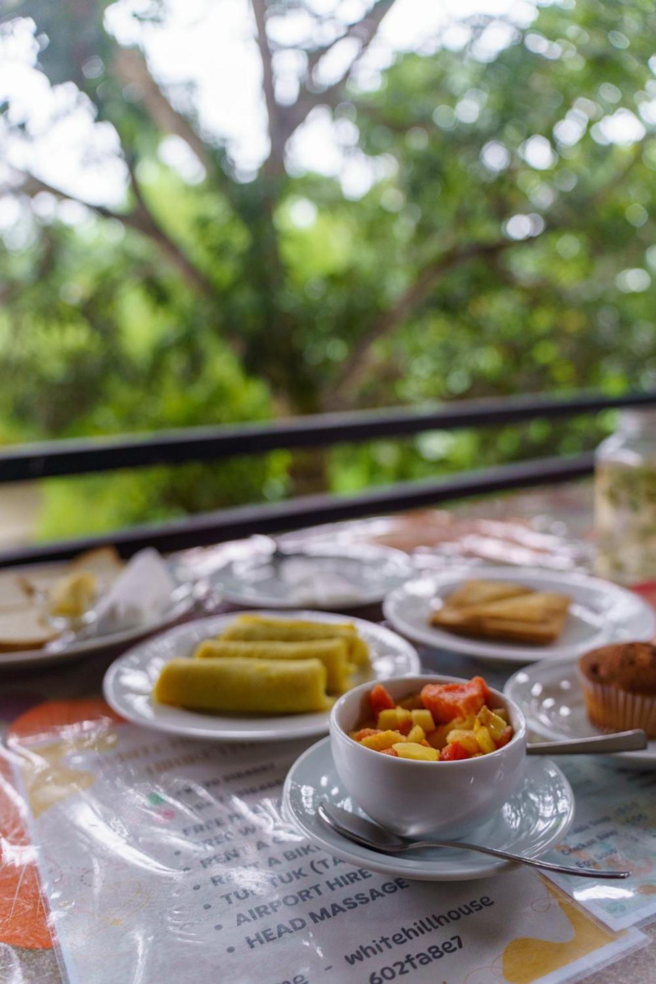 White Hill House Hiriketiya Hotel Диквела Екстериор снимка